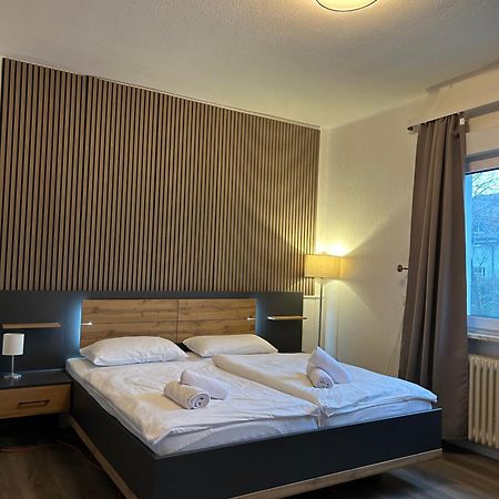 Riverside Airport Hotel Келстербах Екстериор снимка