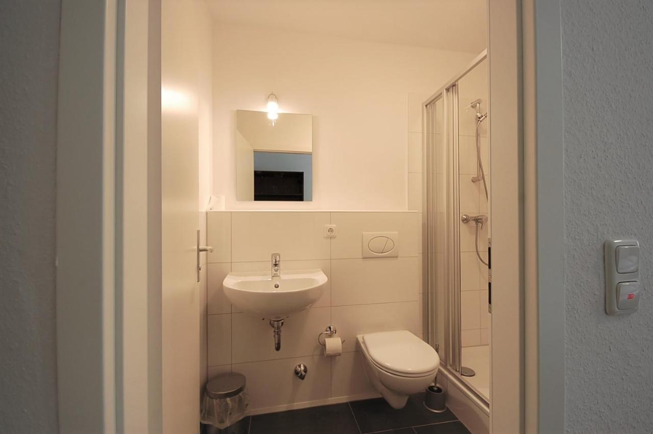 Riverside Airport Hotel Келстербах Екстериор снимка