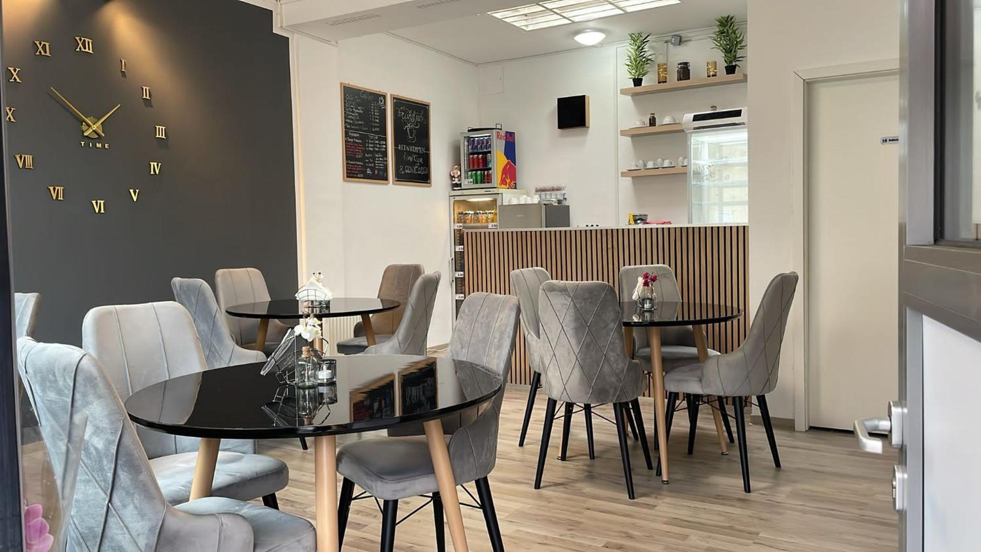 Riverside Airport Hotel Келстербах Екстериор снимка