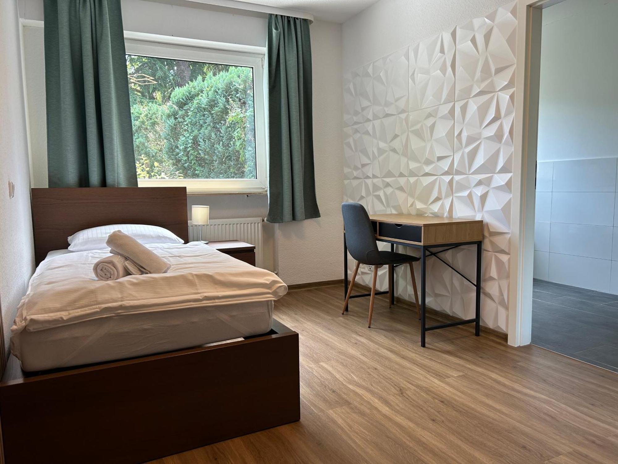 Riverside Airport Hotel Келстербах Екстериор снимка