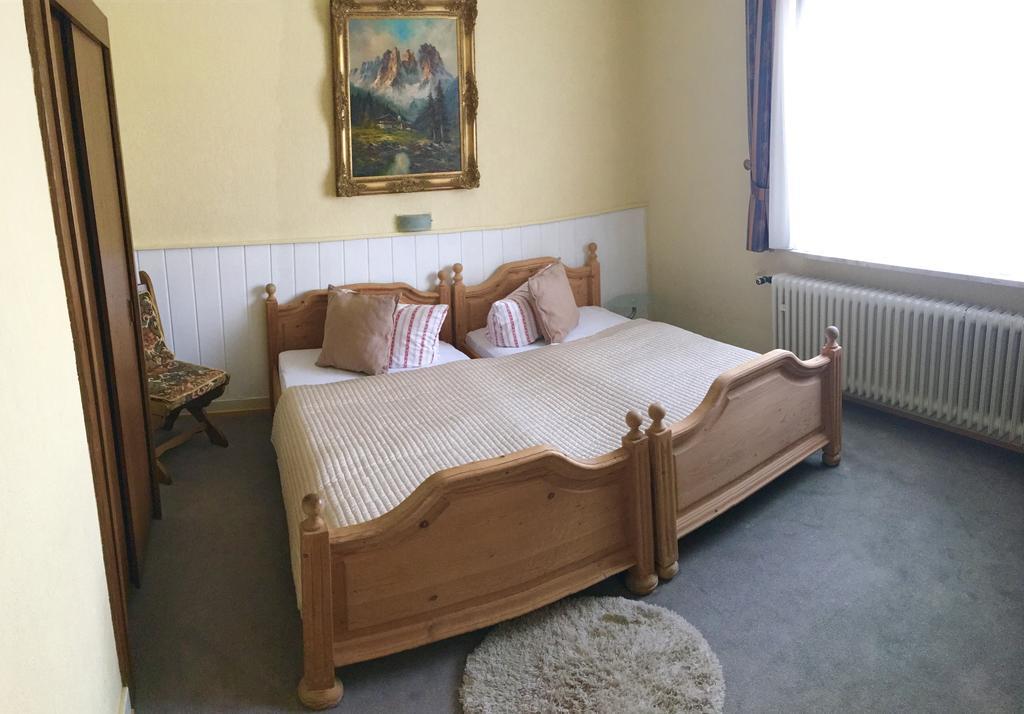 Riverside Airport Hotel Келстербах Екстериор снимка